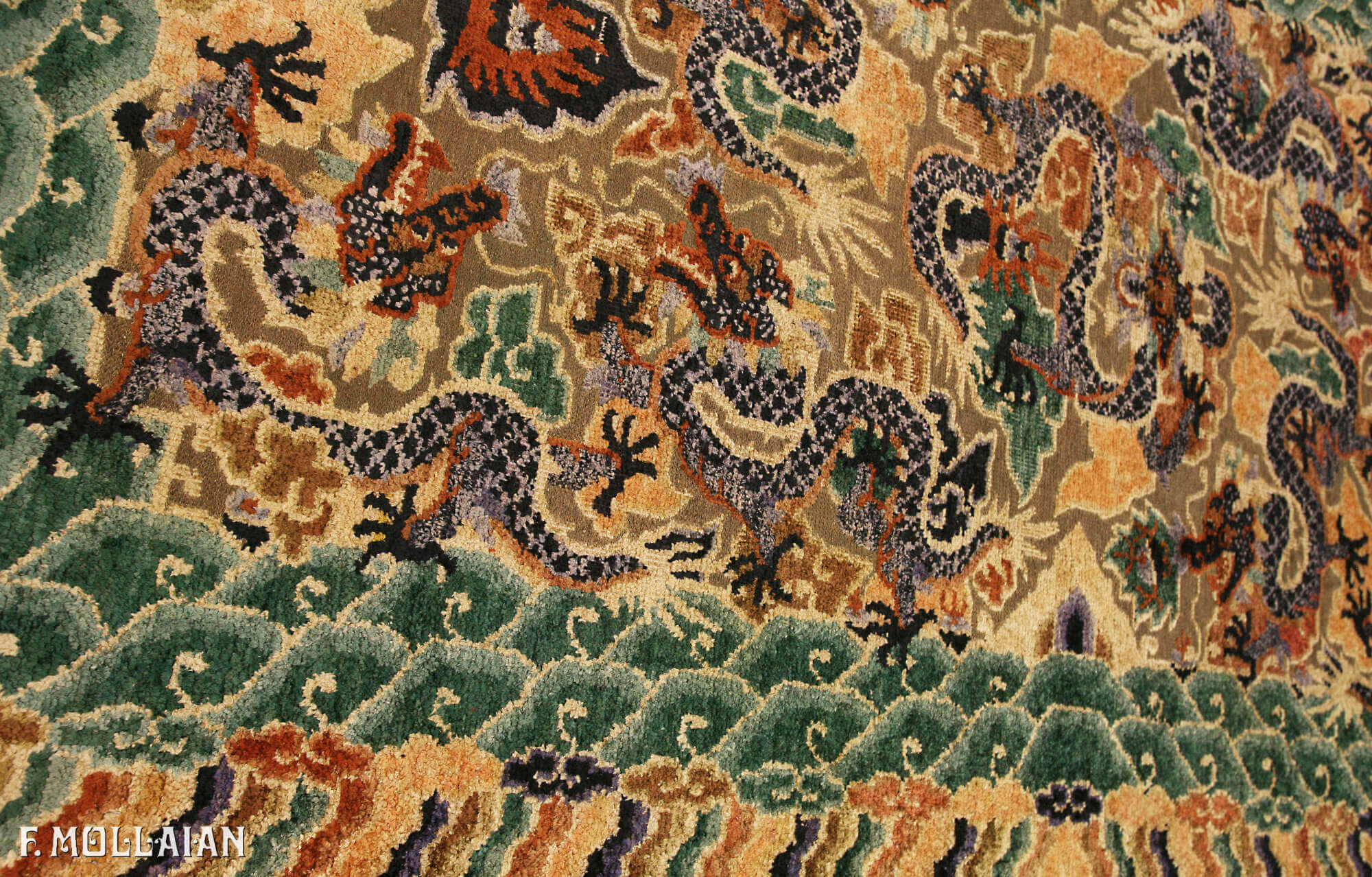 Un rare tapis en soie et métal chinois antique du palais impérial n°:80095193